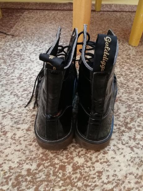 Lakove topanky, 39