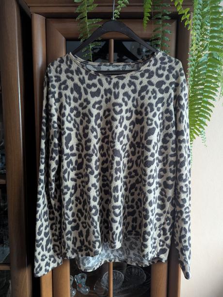 "tigrovaný" pulóvrik 46/48, 46