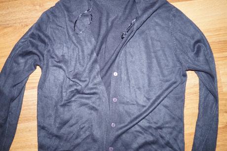 Tmavomodrý svetrík, s