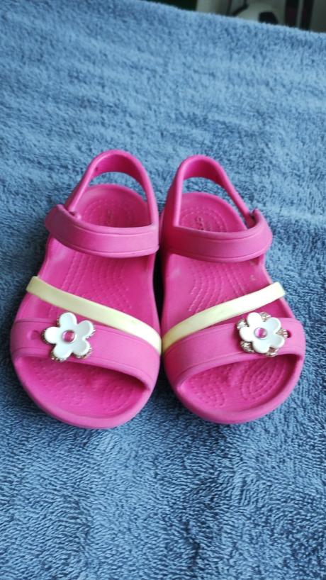 Sandále, crocs,23