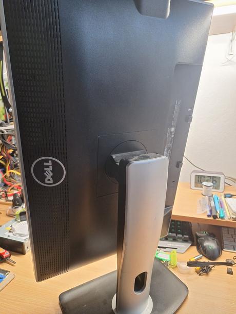Predám lcd dell u2412m rozlisenie 1920x1200,