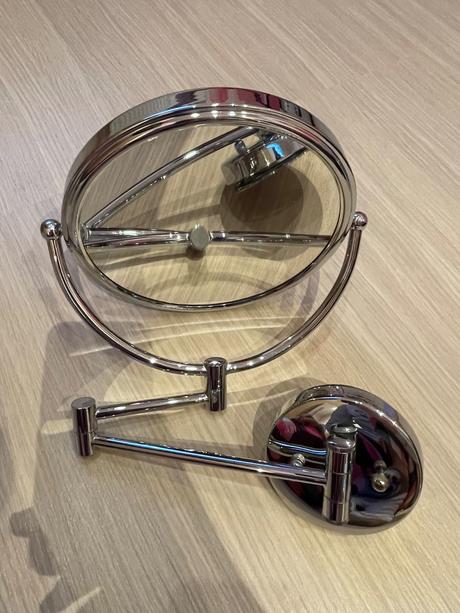 Kozmetické zrkadlo otočné,