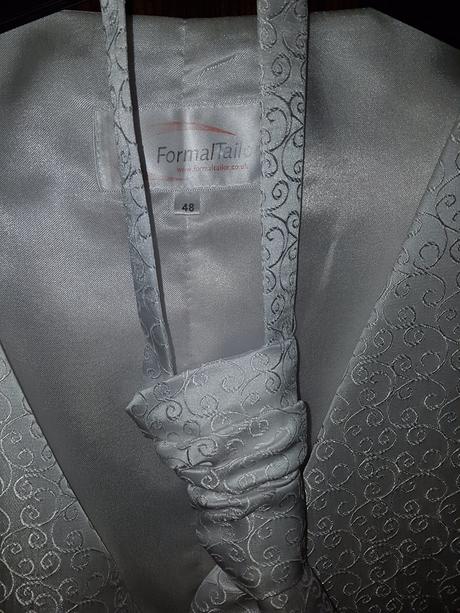 Svadobna vesta+kravata+ozdobna vreckovka, 48