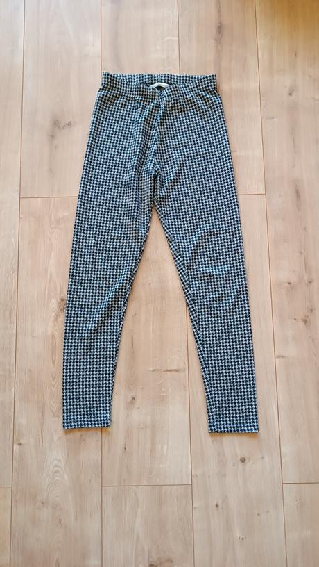 Legíny s kohútim vzorom, 146