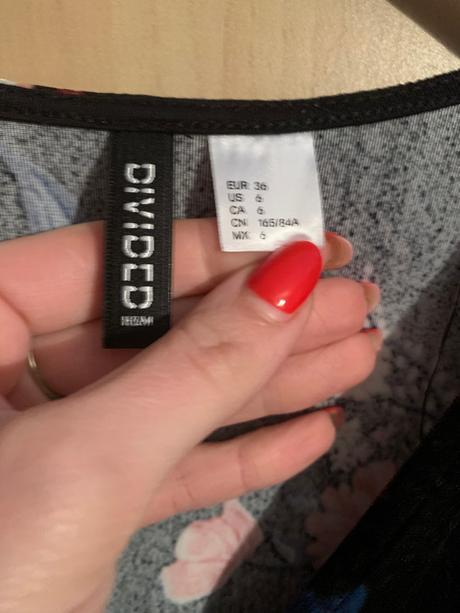 Príležitostné šaty, 36