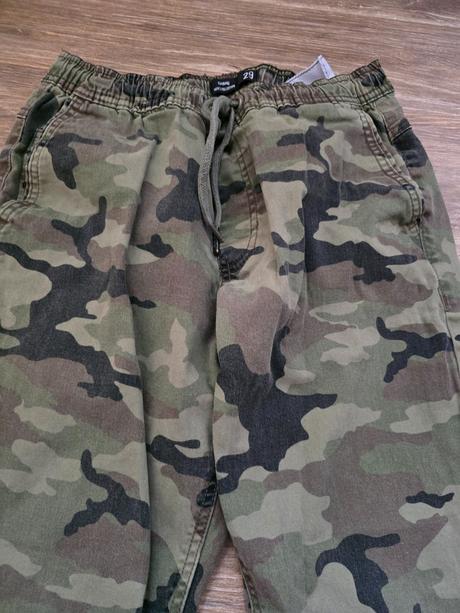 Maskáčové nohavice č.152-158, sinsay,152