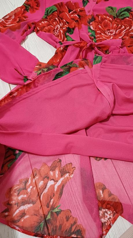 Kvetinové šaty, 36