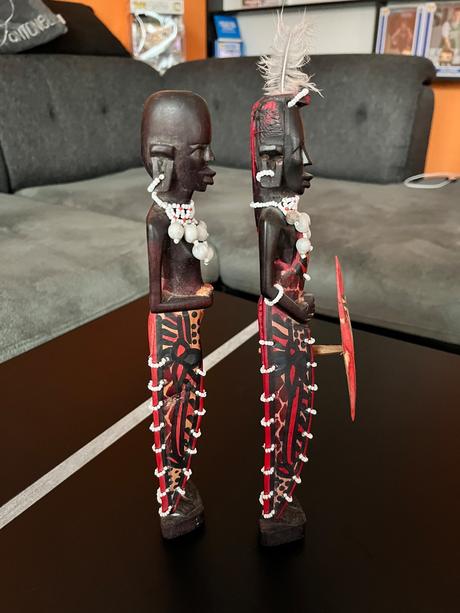 Drevené sošky masajov, 