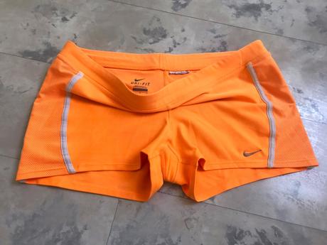 Šortky na behanie nike l-xl, l