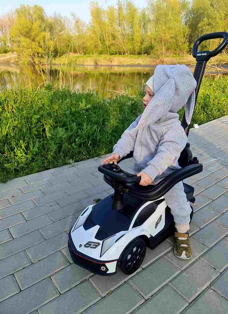 Odrážadlo s vodiacou tyčou lamborghini essenza zel,