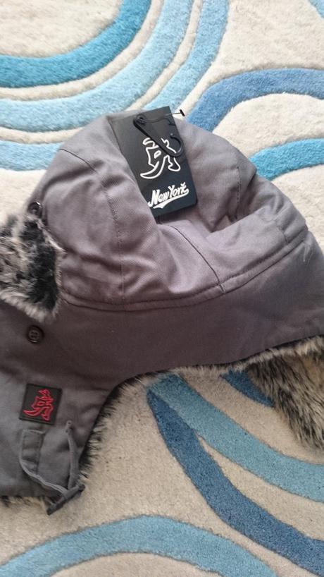 Čiapka s umelou kožušinou, 58