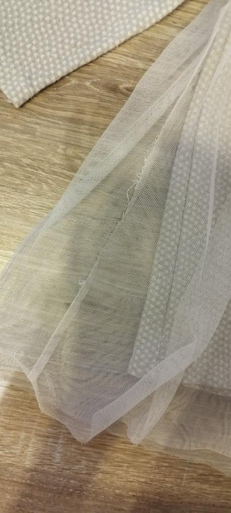 Ligotavé šaty, zara,104