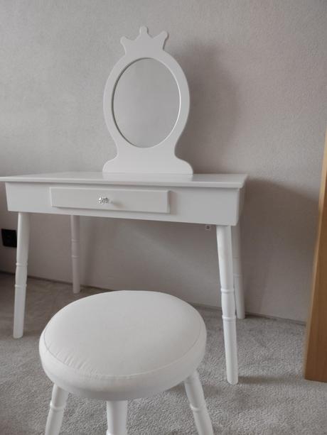 Toaletný stolík dievčatá, 