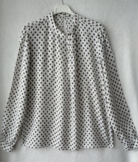 Pekná pohodlná blúzka, zara,38