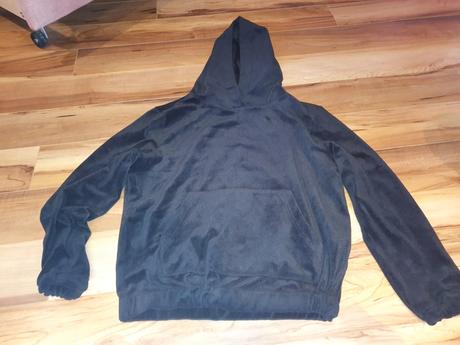 Úžasná čierna mikina 146-152, 146