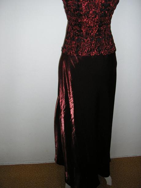 1290. spoloč. šaty, m