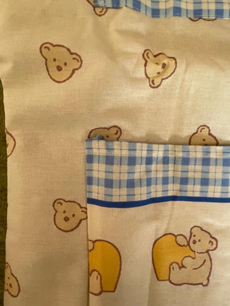 Vreckár-kapsár nový mackovia, šírka (cm): 60,dĺžka (cm): 60