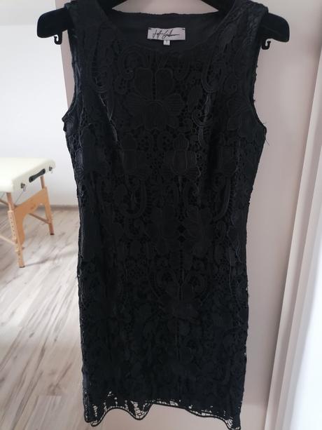 Čierne čipkovane saty, 38