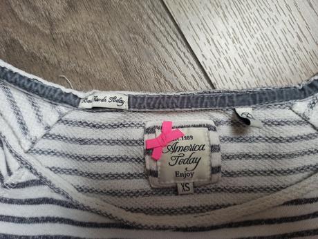 Pulóvrik america today xs/s, xs