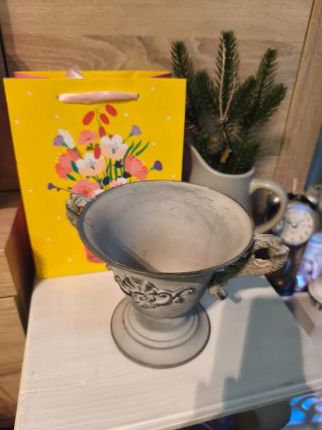 Dekorácia kovový kalich,