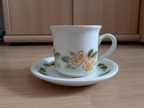 Kávová šálka s tanierikom, 