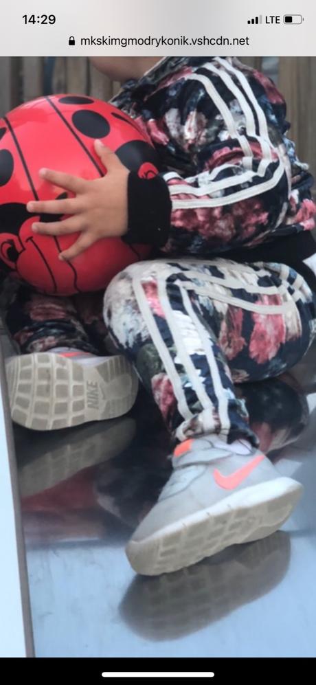 Krasna zateplena zamatova suprava, 98