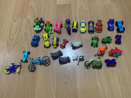 Darujem ku nakupu autíčka motorky a ine,