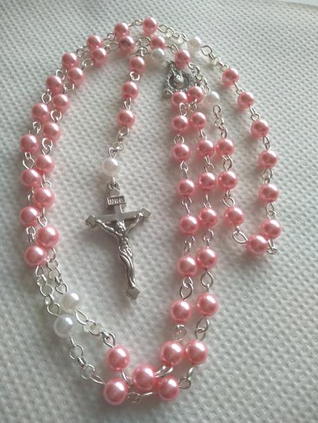 Ruženec s menom a dátumom e134, 