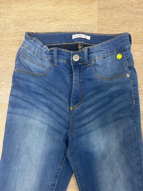 Roztrhané rifle s vyšším pásom, reserved,146