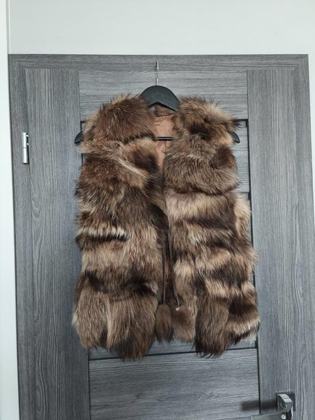 Kozusinova vesta z lisky, s