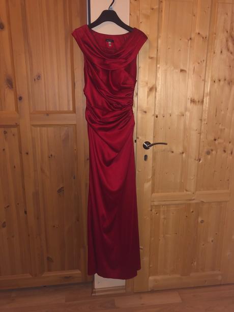 Spoločenské šaty, 36