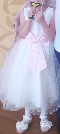 Šaty slávnostné a sandálky, 122