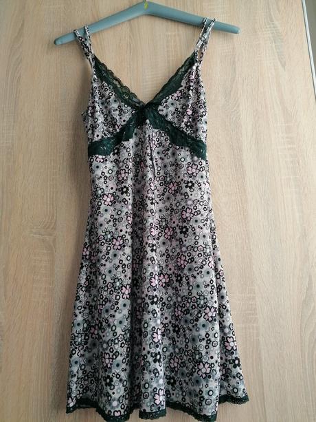 Viskózové šaty, m