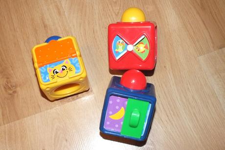 Interaktivne kocky fisher price, 