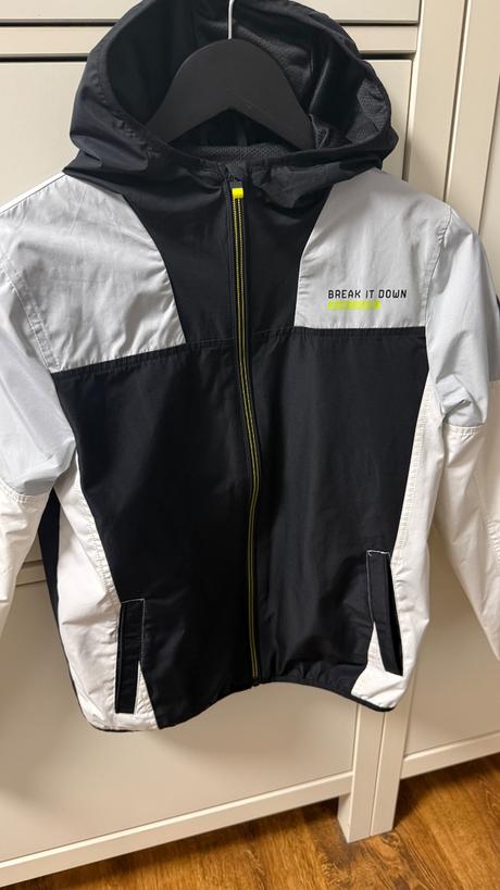 Sustiakova chlapcenska jarna bundicka, c&a,146