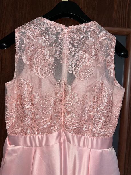 Sooločenské šaty, 40