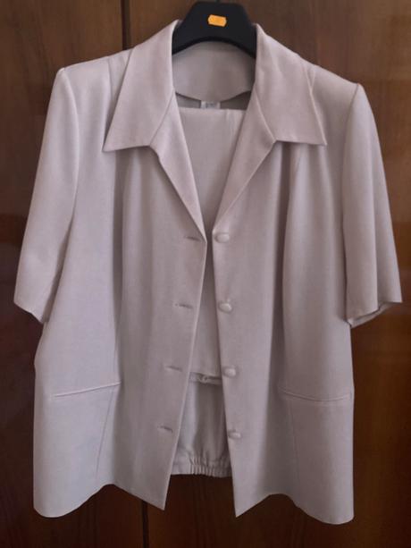 Nohavice s blúzkou, 49