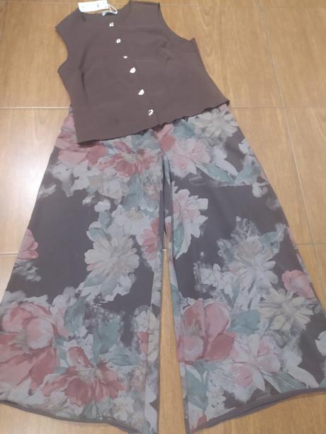 Široké kvetovane nohavice, 