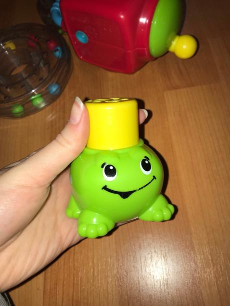 Hračky pre bábo - hrkálky, kocka, žabka,