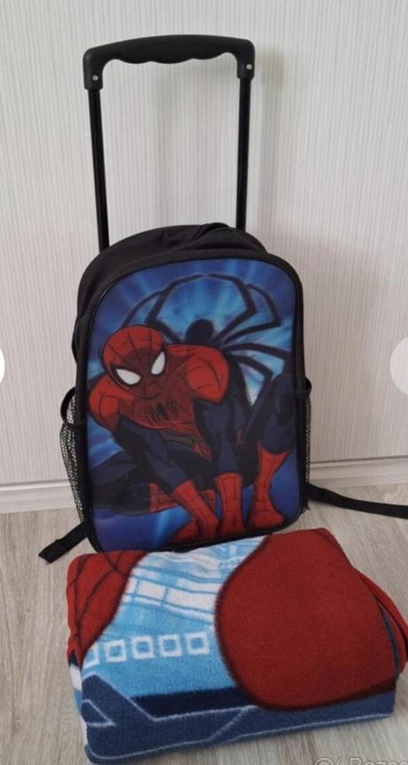 Batoh,taška na kolieskach + deka spiderman, 
