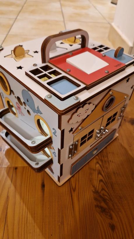 Montessori hracia kocka boobo, 