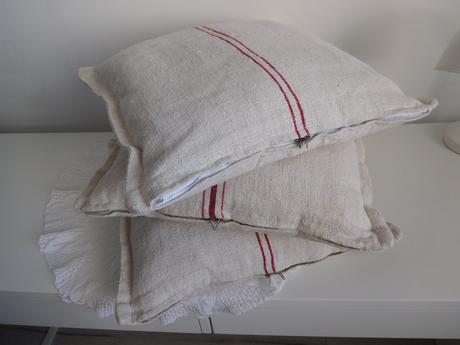 Vankúše menšie , vačšie, podlhovasté,, 