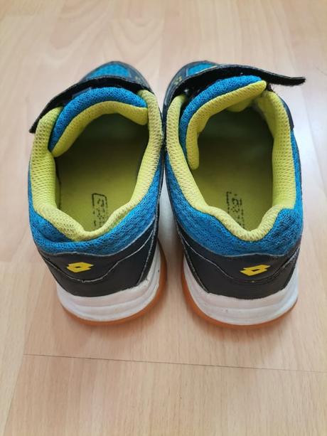 Halové tenisky s obyč.poštovným, lotto,30