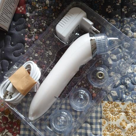 Čistič pórov vákuový proficare,