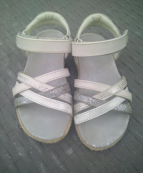 Bielo strieborné sandálky, nelli blu,25