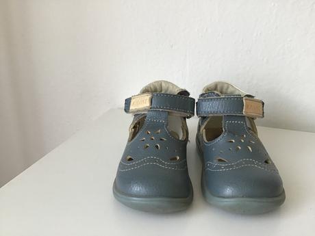 Celokožené sandalky, 21