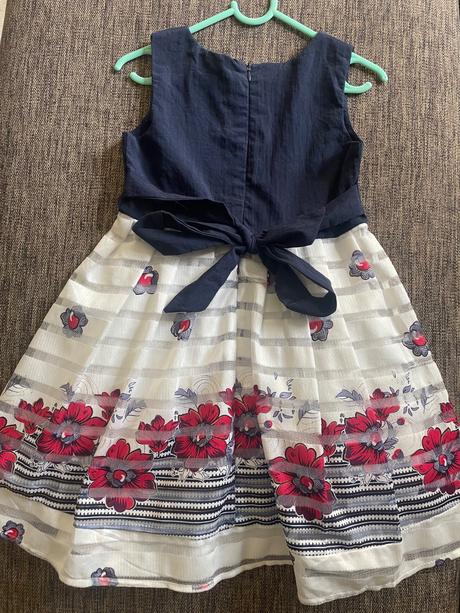 Slávnostné šaty, 122