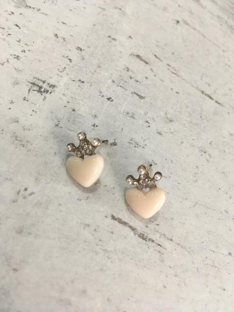 Rôzne zlaté náušničky,