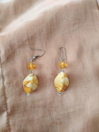 Oranžové náušnice,