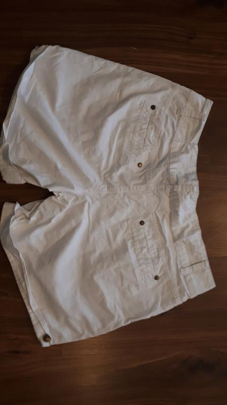 Biele kratasy, takko,38